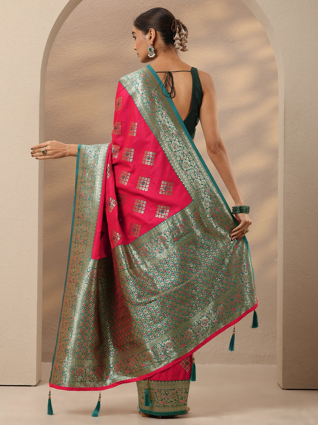 Pink Geometric Woven Design Silk Blend Saree With Unstitched Blouse Piece