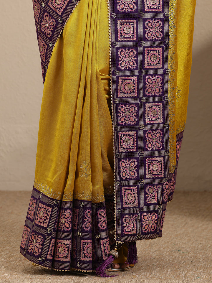 Mustard Embellished Silk Blend Saree With Unstitched Blouse Piece