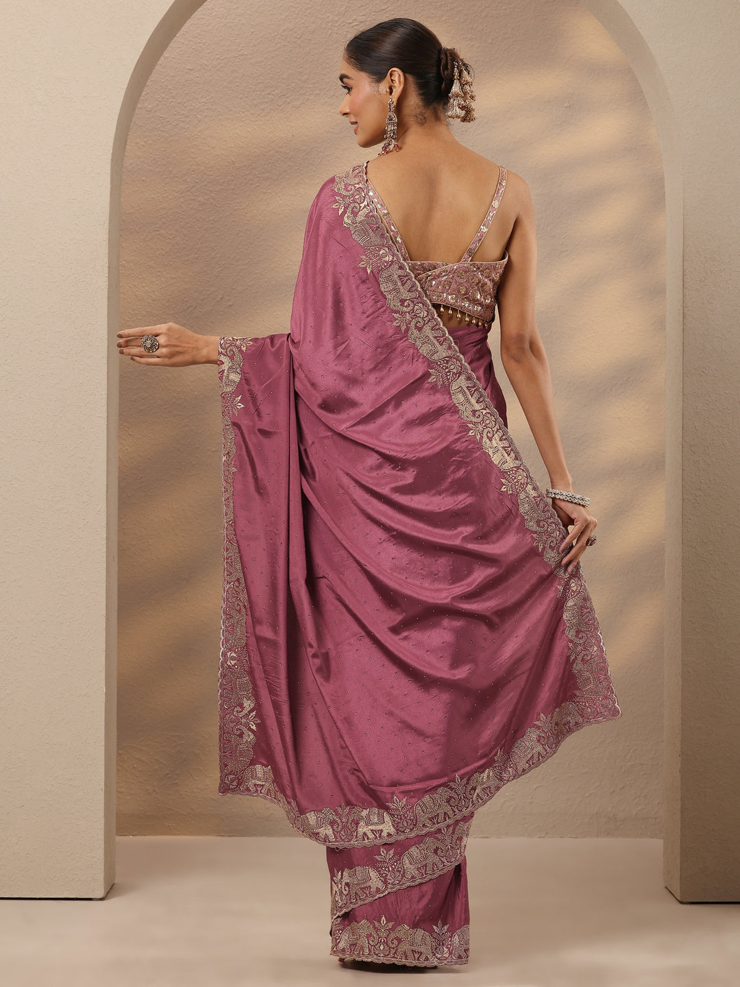 Mauve Embellished Silk Blend Saree With Unstitched Blouse Piece