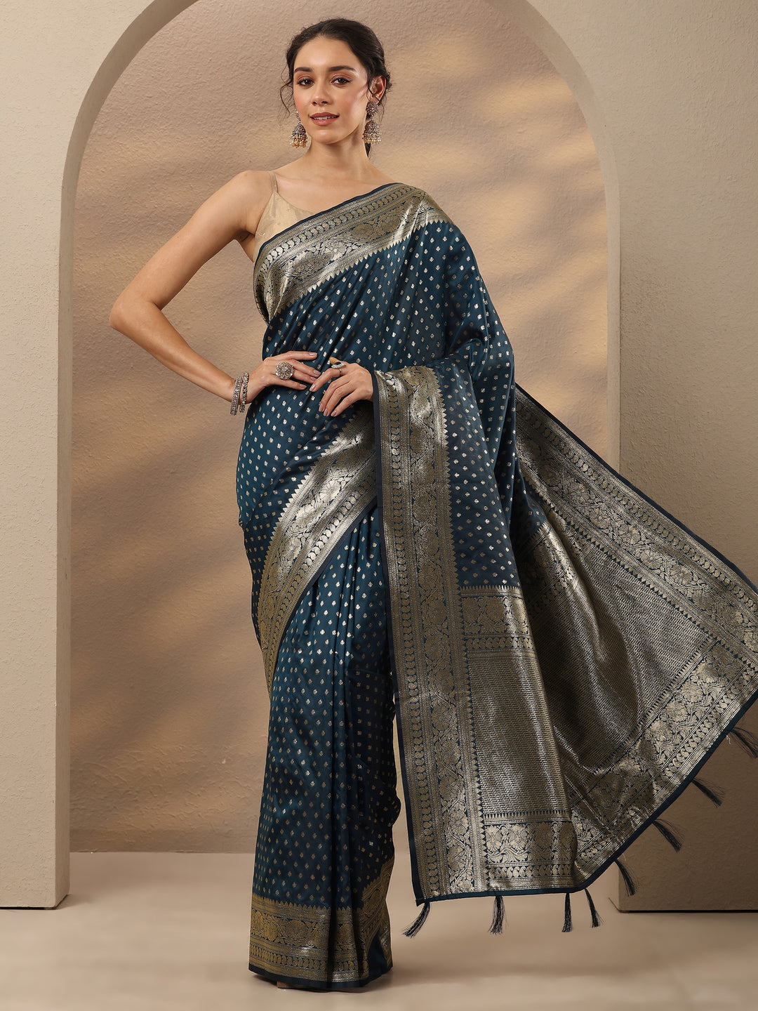 Navy Blue Woven Design Silk Blend Saree With Unstitched Blouse Piece