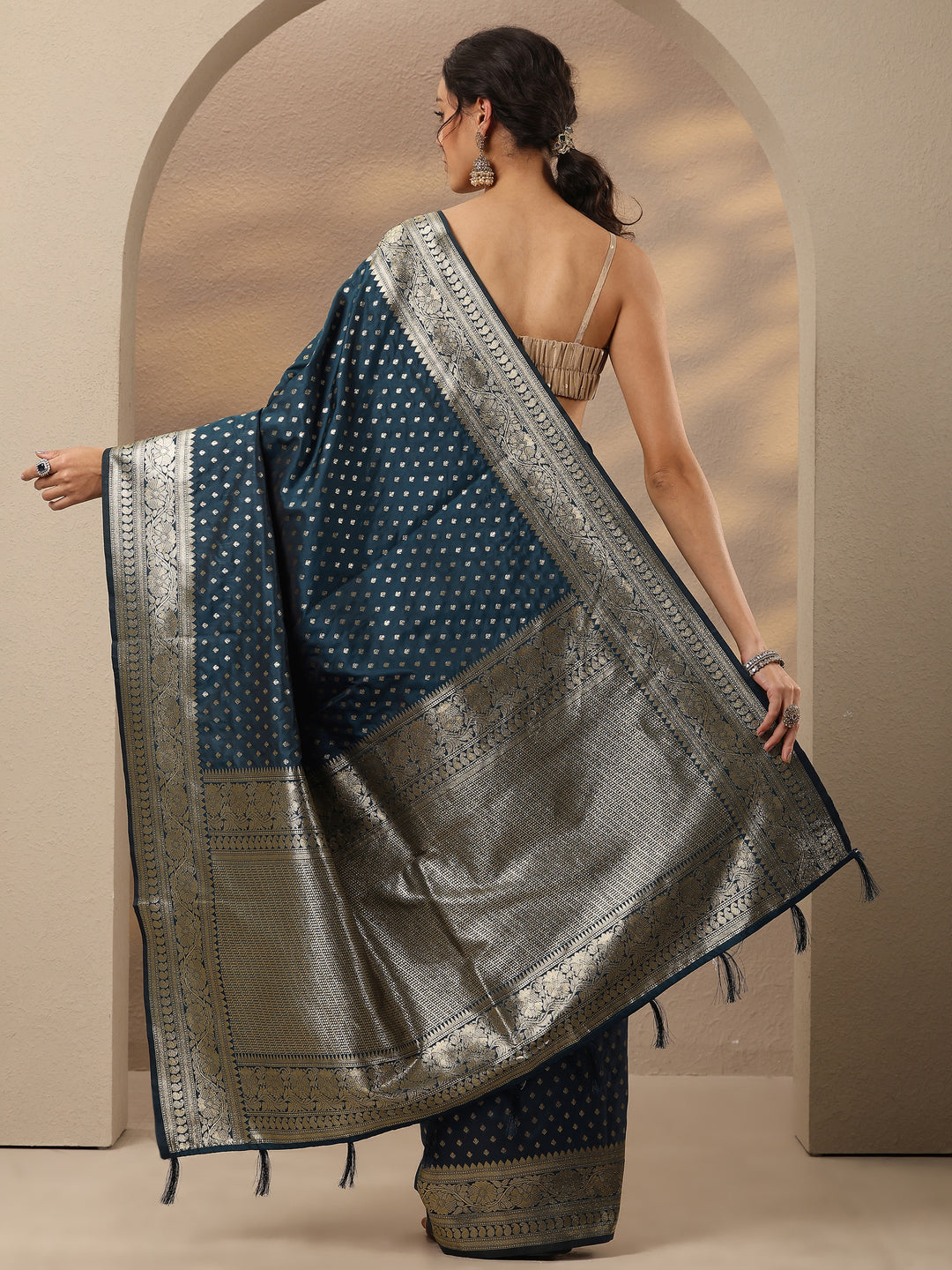 Navy Blue Woven Design Silk Blend Saree With Unstitched Blouse Piece
