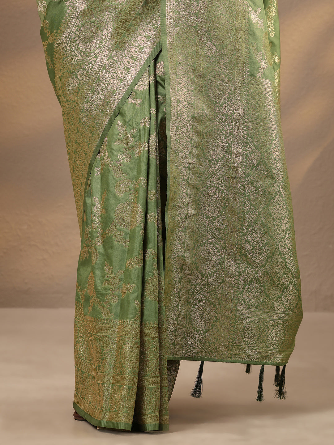 Green Woven Design Silk Blend Saree With Unstitched Blouse Piece