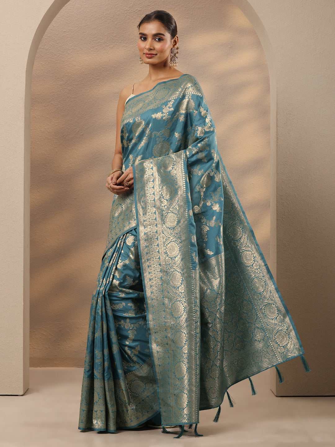 Blue Woven Design Silk Blend Saree With Unstitched Blouse Piece