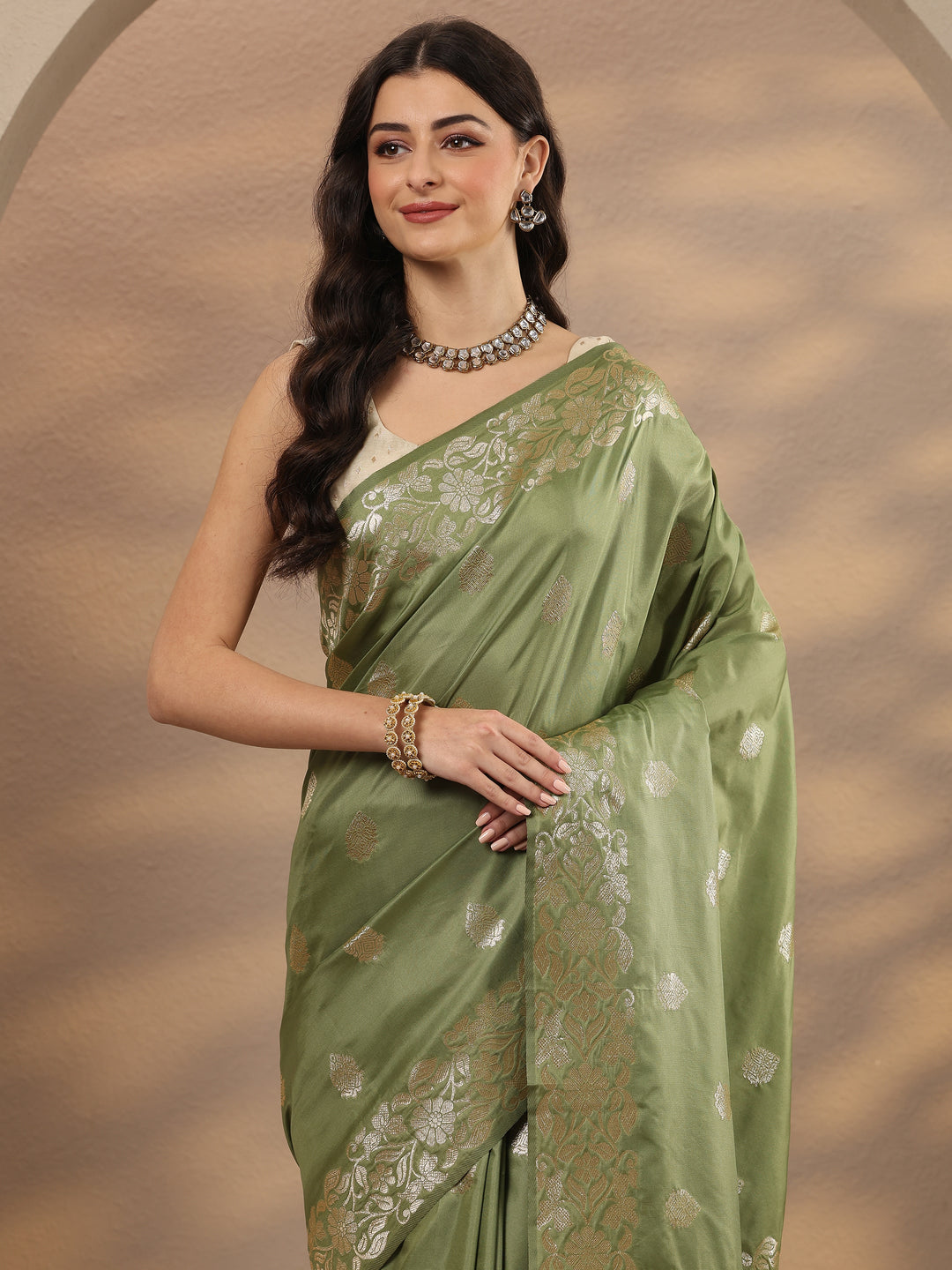 Green Woven Design Silk Blend Saree With Unstitched Blouse Piece