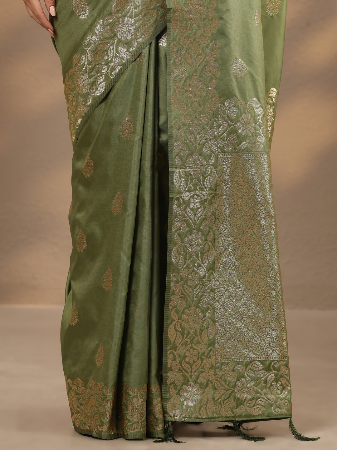 Green Woven Design Silk Blend Saree With Unstitched Blouse Piece