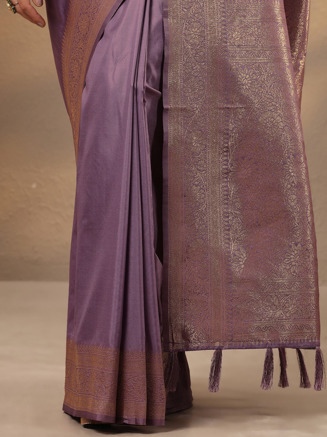 Lavender Solid Silk Blend Saree With Unstitched Blouse Piece