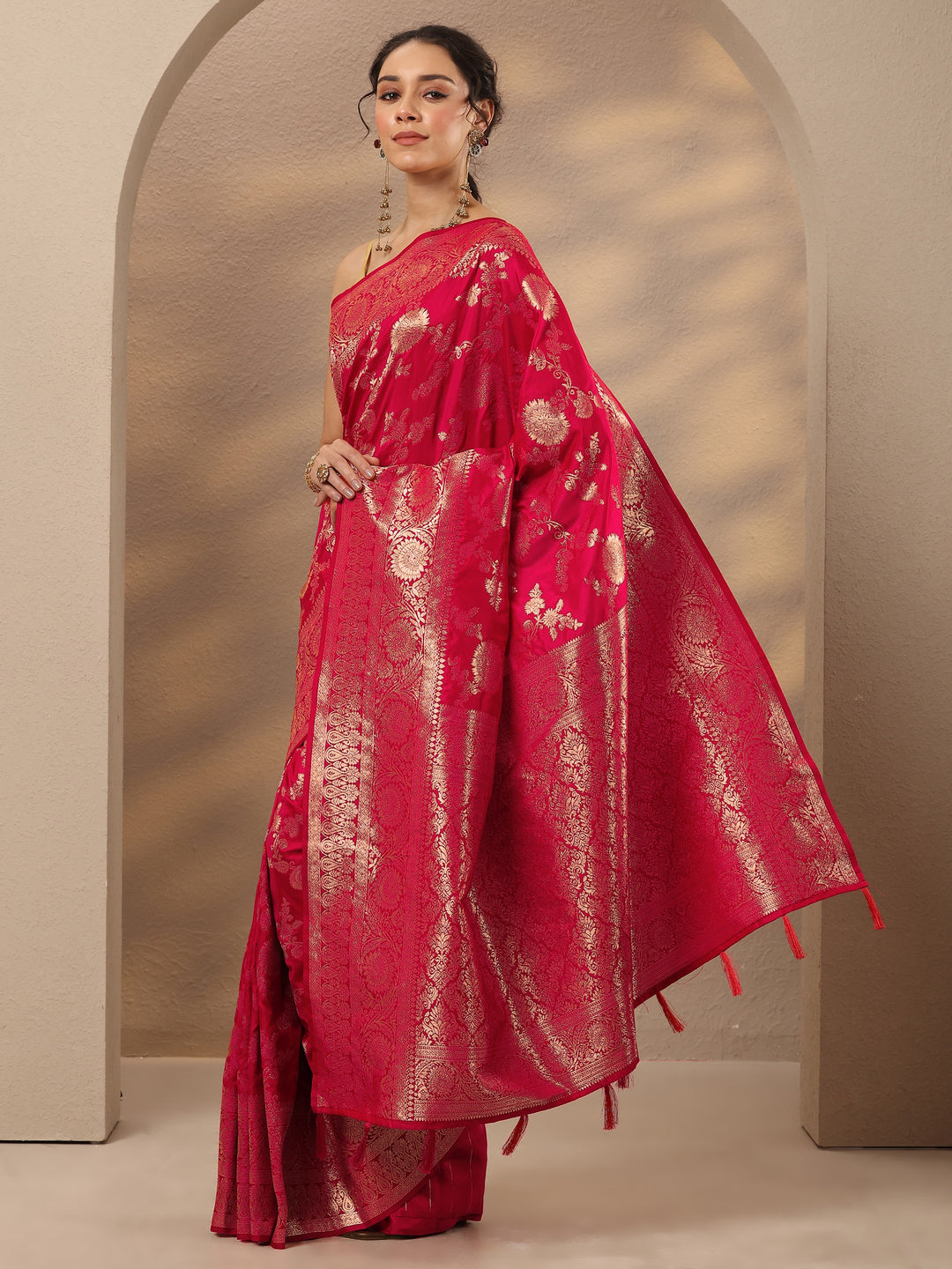 Pink Woven Design Silk Blend Saree With Unstitched Blouse Piece