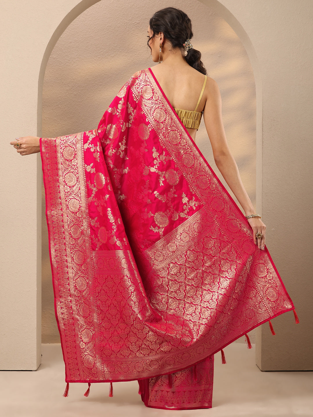 Pink Woven Design Silk Blend Saree With Unstitched Blouse Piece