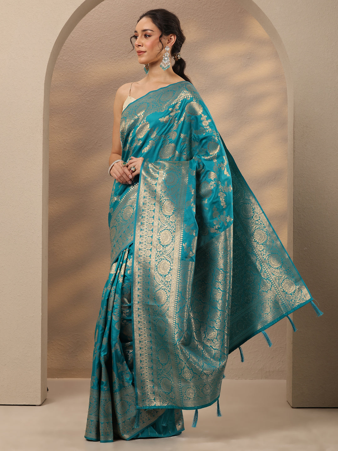 Blue Woven Design Silk Blend Saree With Unstitched Blouse Piece