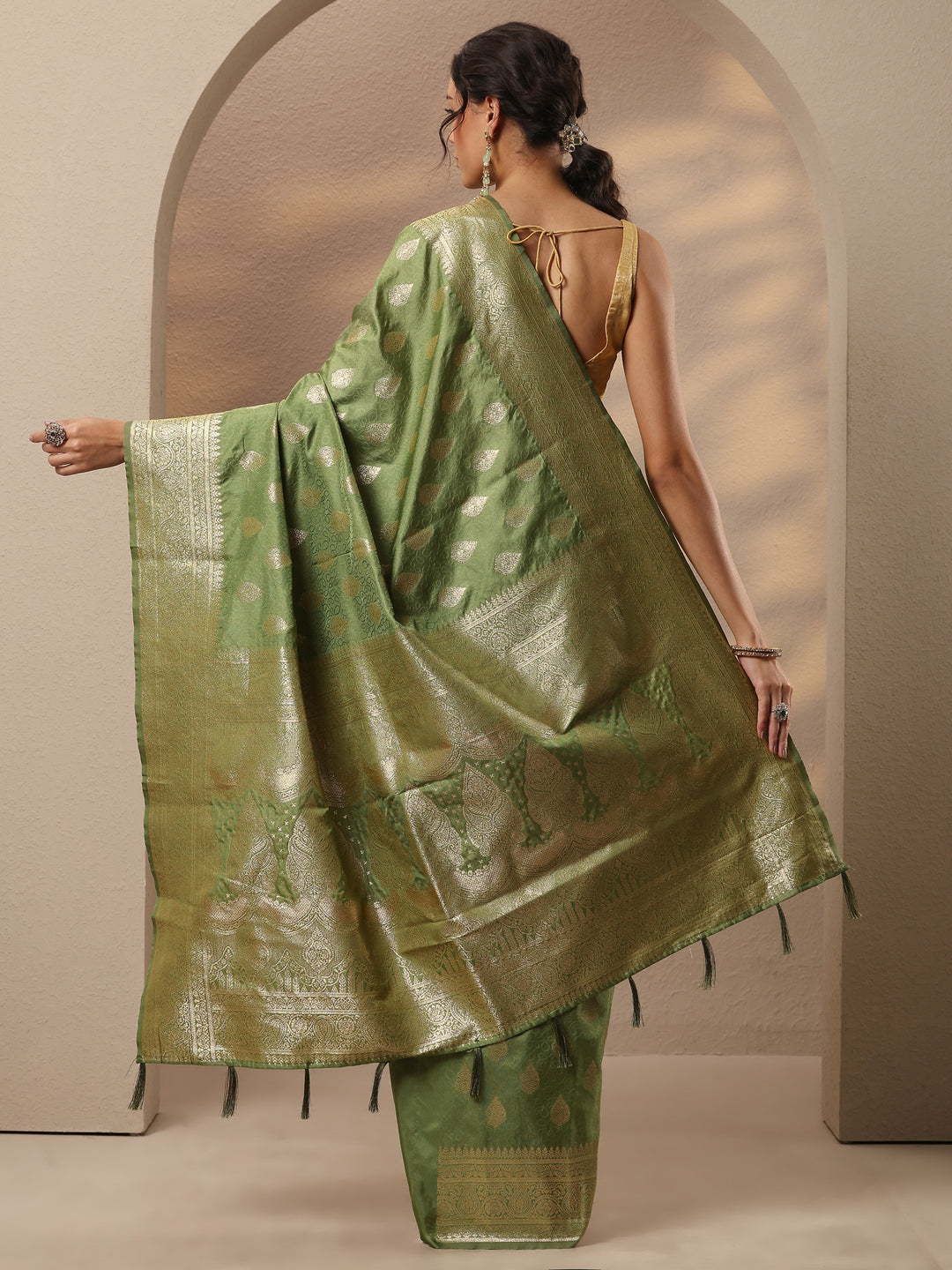 Green Woven Design Silk Blend Saree With Unstitched Blouse Piece