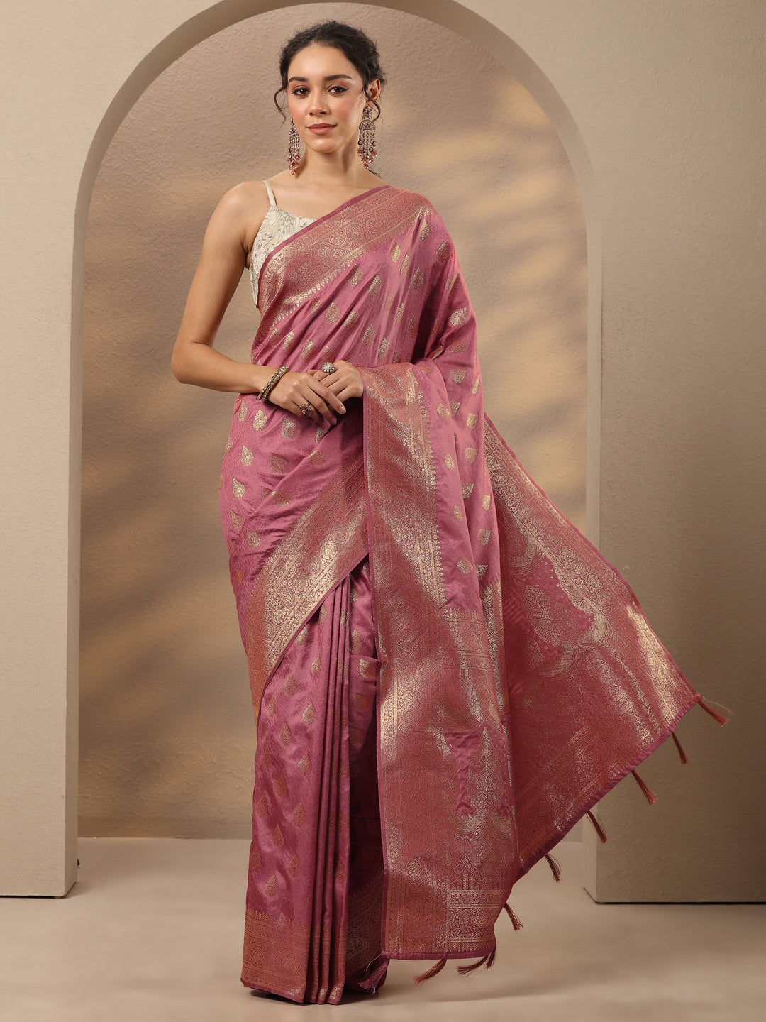 Peach Woven Design Silk Blend Saree With Unstitched Blouse Piece