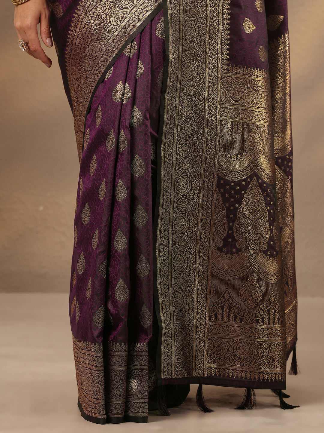 Burgundy Woven Design Silk Blend Saree With Unstitched Blouse Piece
