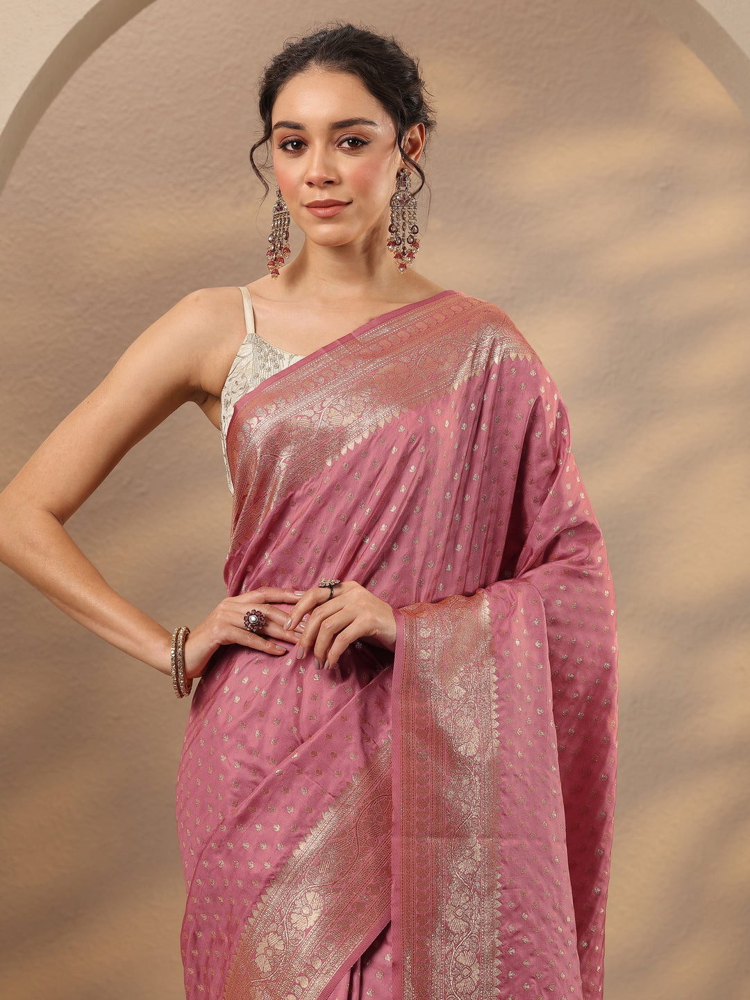 Peach Woven Design Silk Blend Saree With Unstitched Blouse Piece