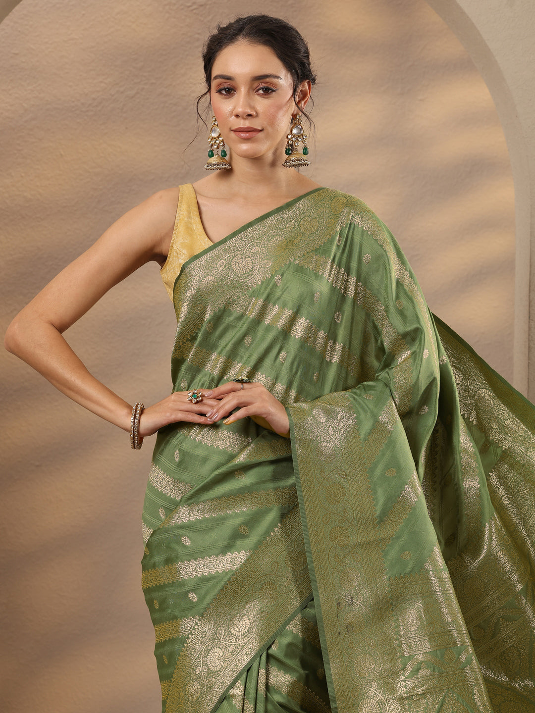 Green Woven Design Silk Blend Saree With Unstitched Blouse Piece