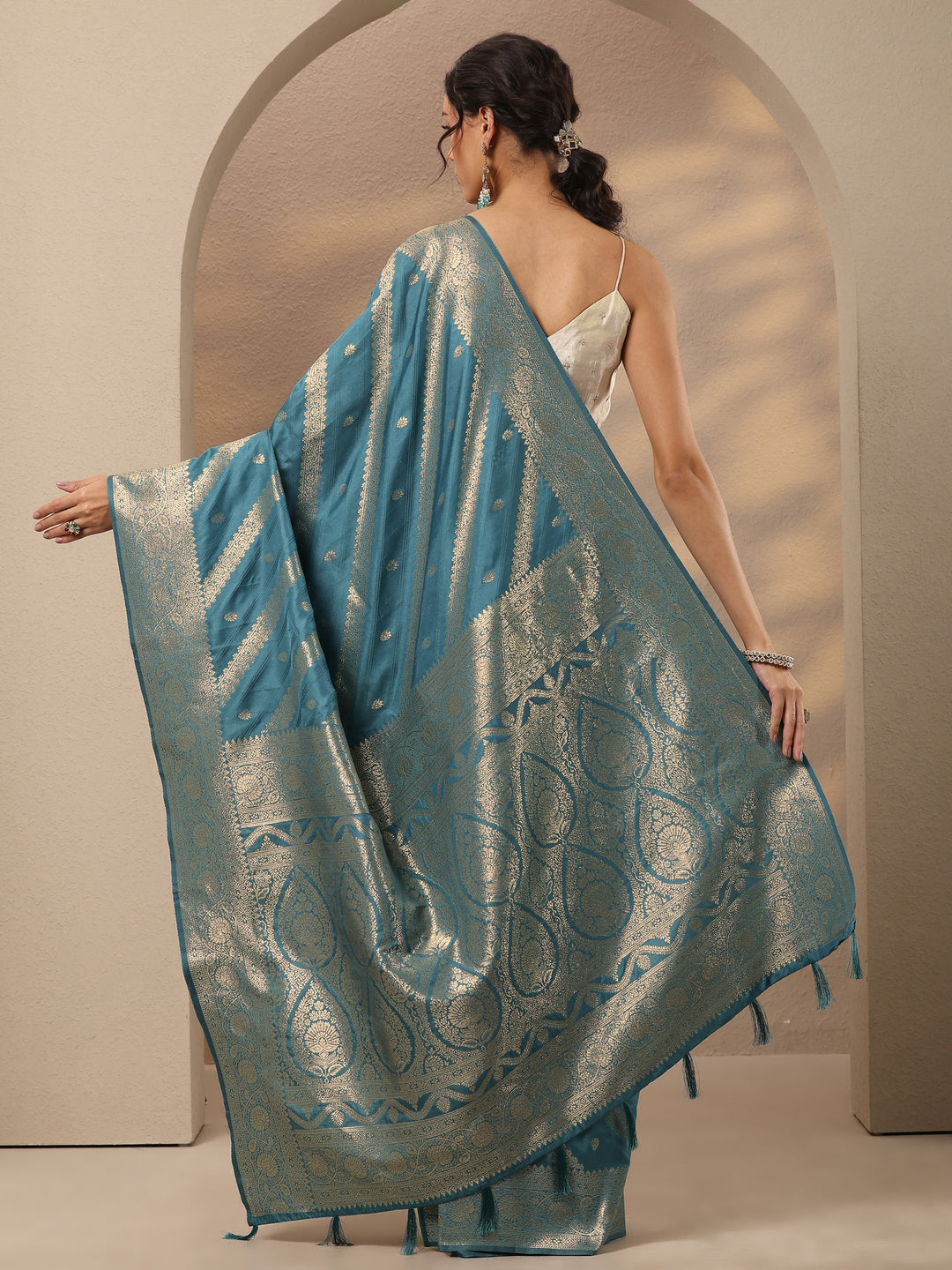 Blue Woven Design Silk Blend Saree With Unstitched Blouse Piece