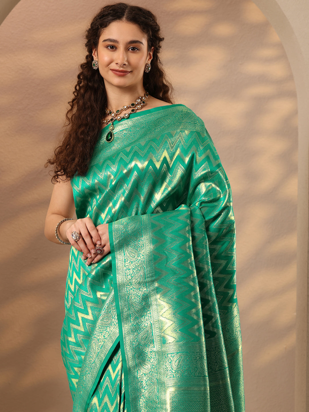 Green Chevron Woven Design Silk Blend Saree With Unstitched Blouse Piece