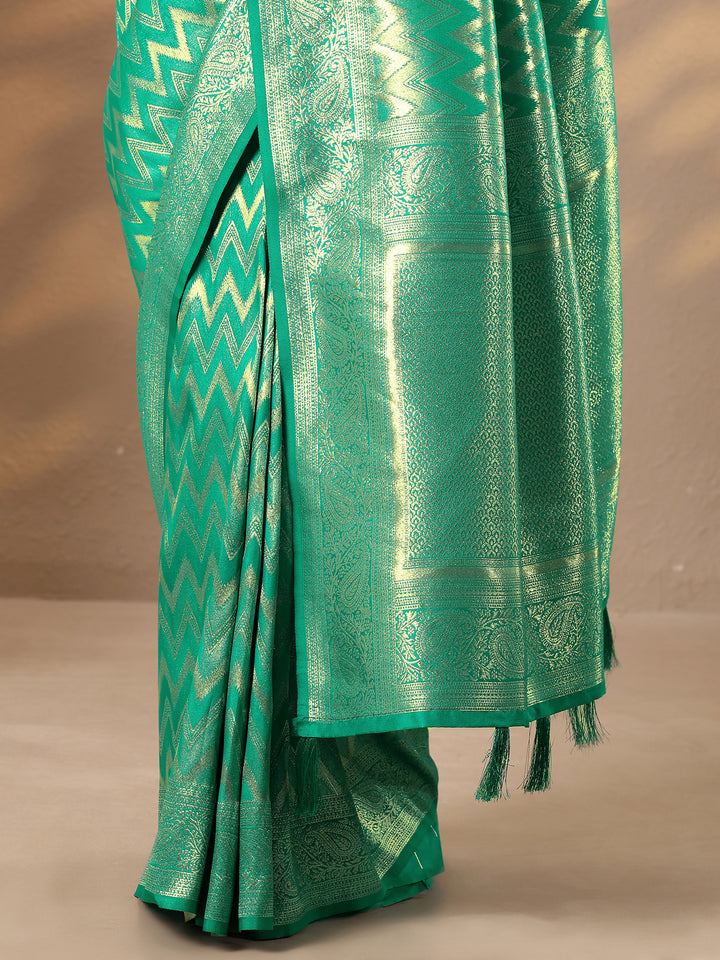Green Chevron Woven Design Silk Blend Saree With Unstitched Blouse Piece