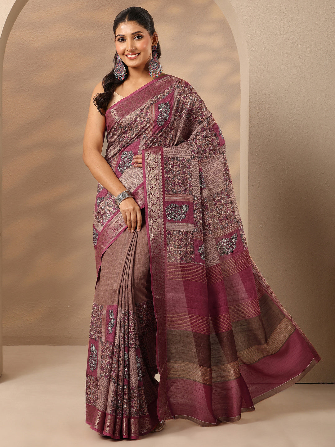 Pink Printed Silk Blend Saree With Unstitched Blouse Piece