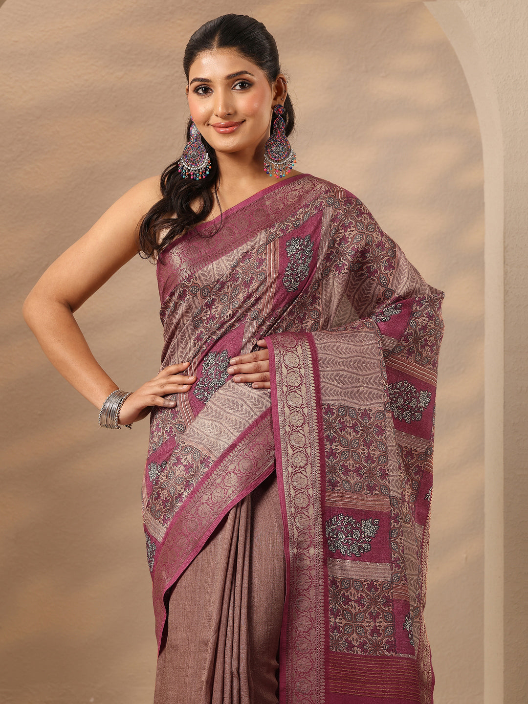 Pink Printed Silk Blend Saree With Unstitched Blouse Piece