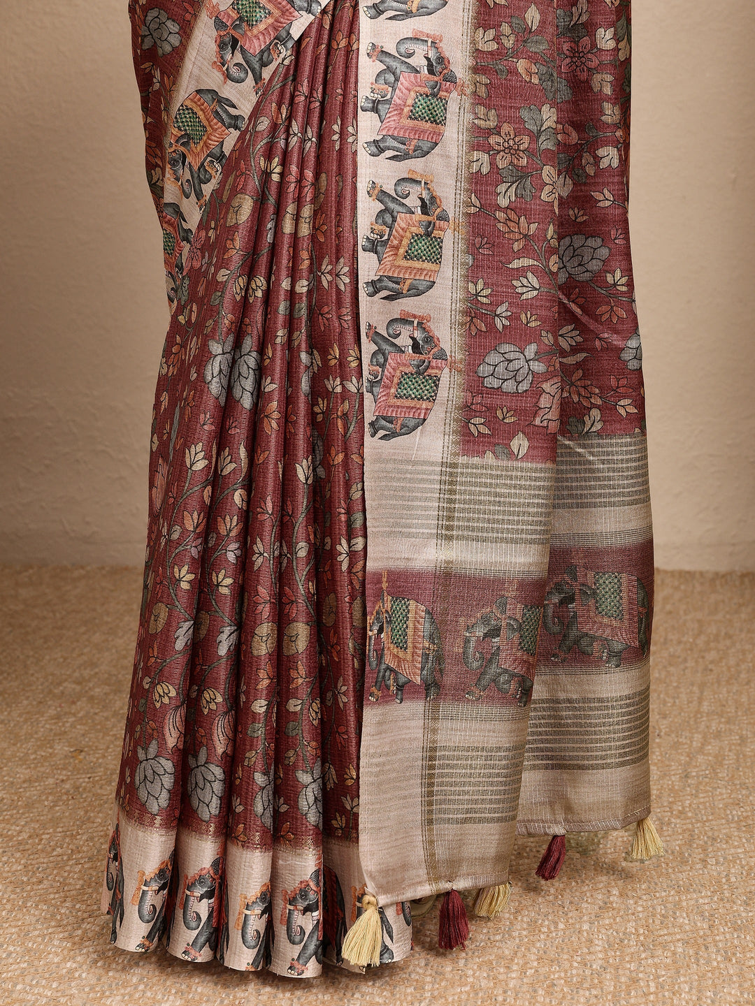 Brown Printed Silk Blend Saree With Unstitched Blouse Piece