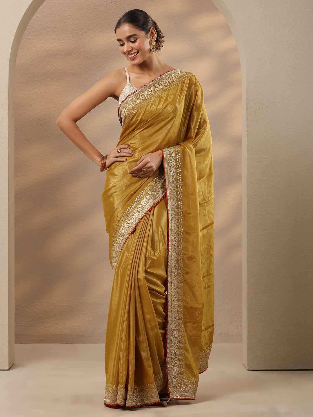 Mustard Embellished Silk Blend Saree With Unstitched Blouse Piece