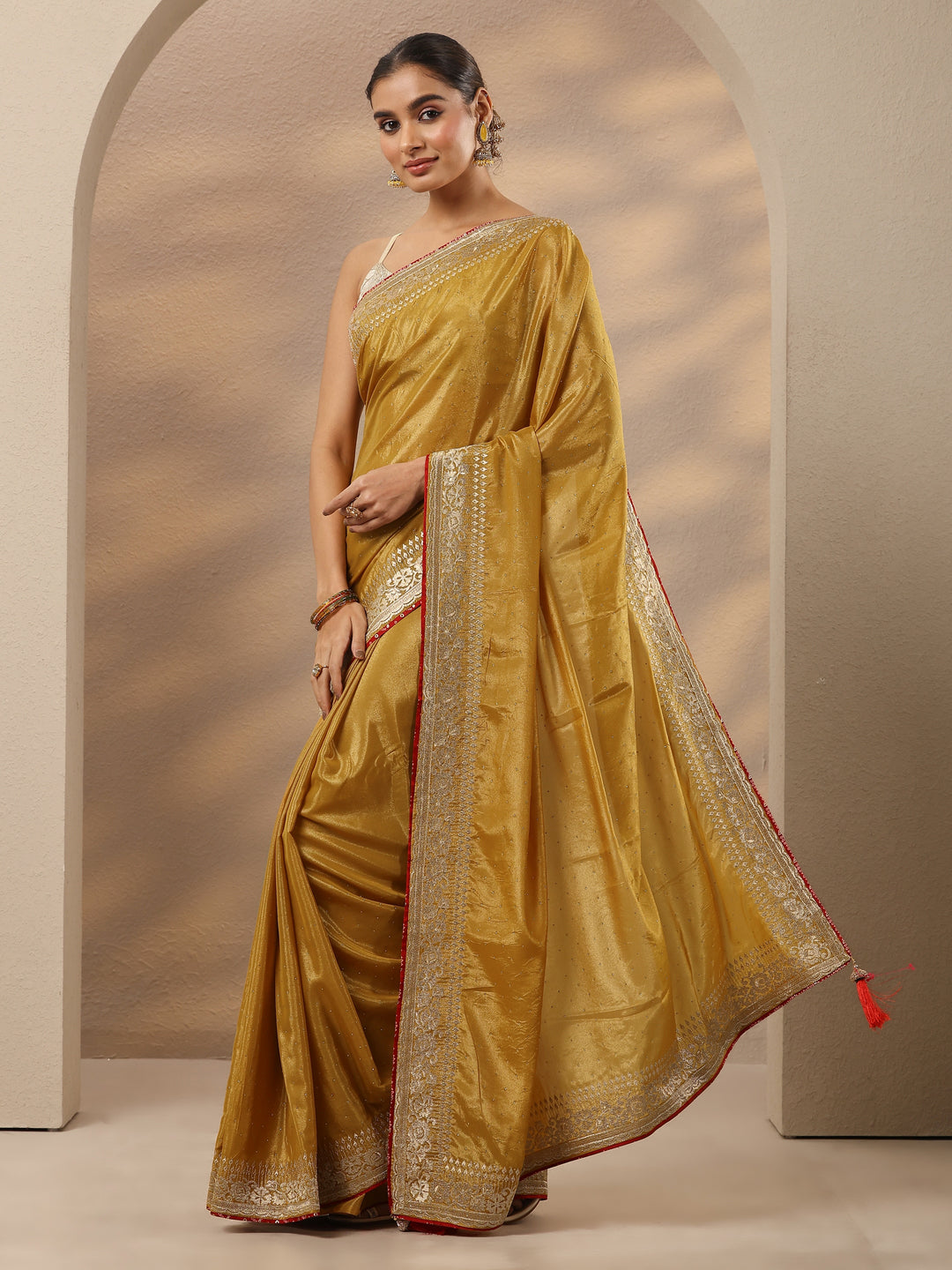 Mustard Embellished Silk Blend Saree With Unstitched Blouse Piece