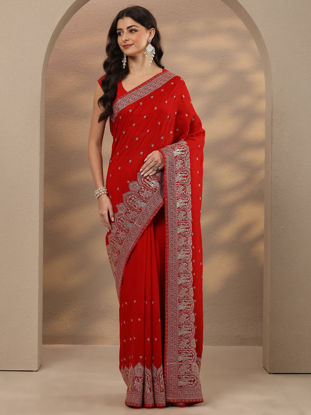 Red Embroidered Georgette Saree With Unstitched Blouse Piece