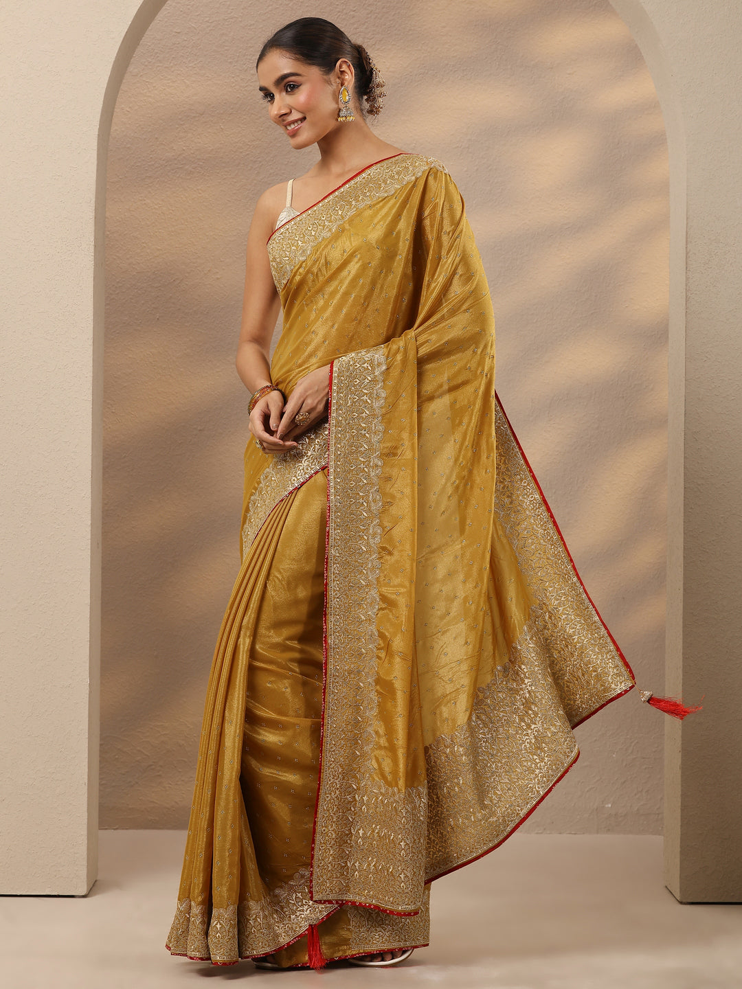 Mustard Embellished Silk Blend Saree With Unstitched Blouse Piece