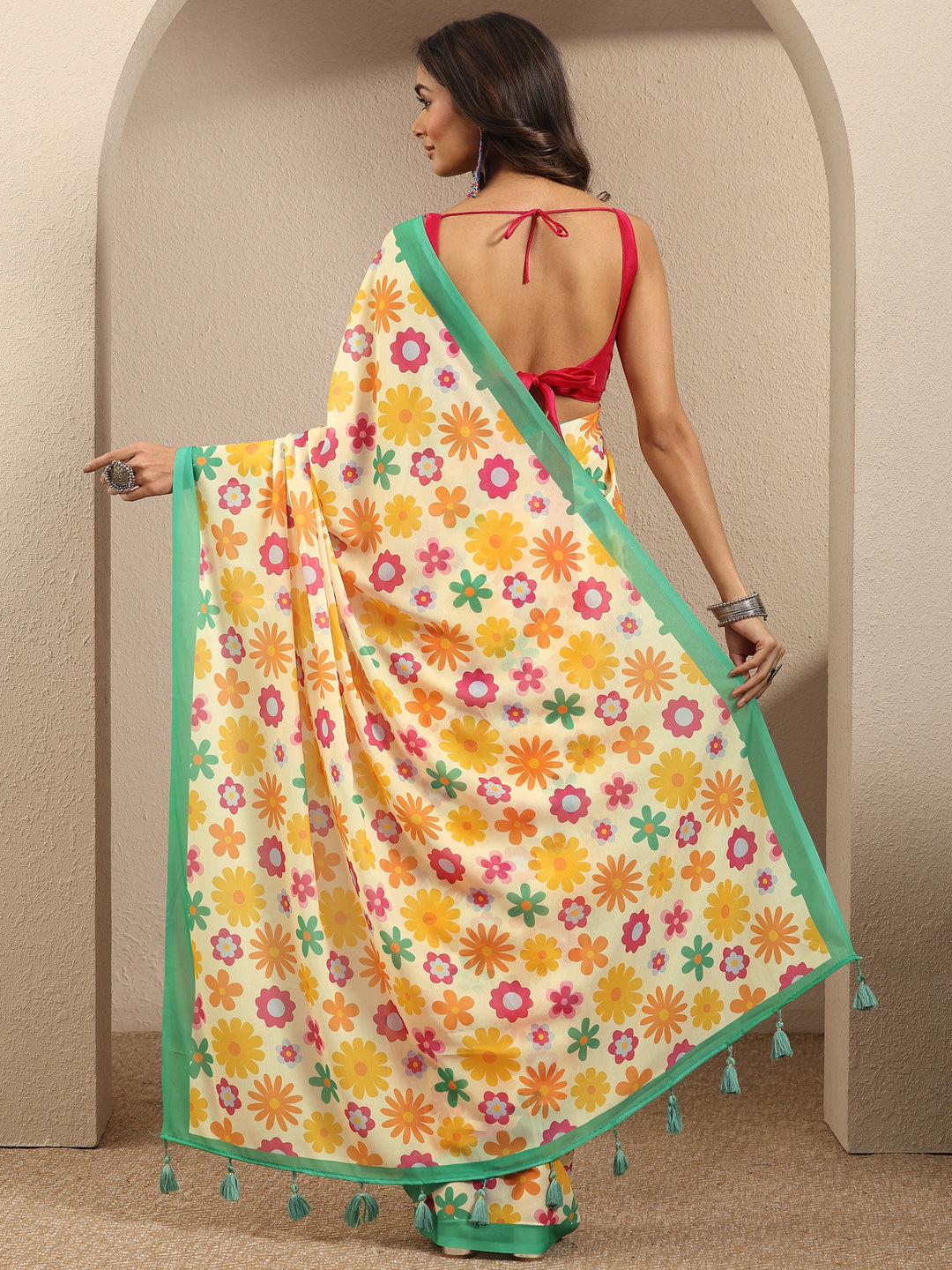 Cream Printed Georgette Saree With Unstitched Blouse Piece