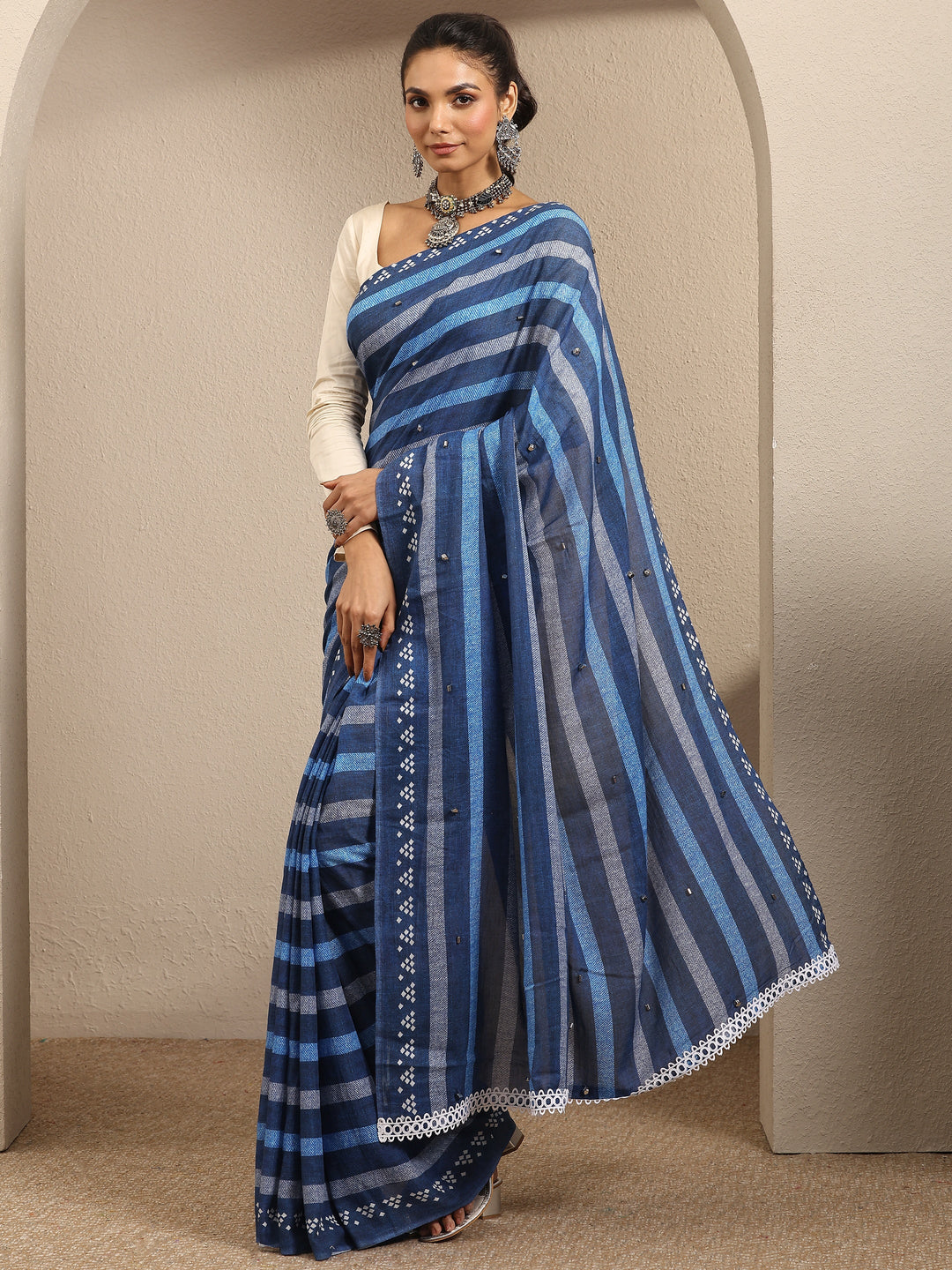 Blue Striped Printed Cotton Blend Saree With Unstitched Blouse Piece
