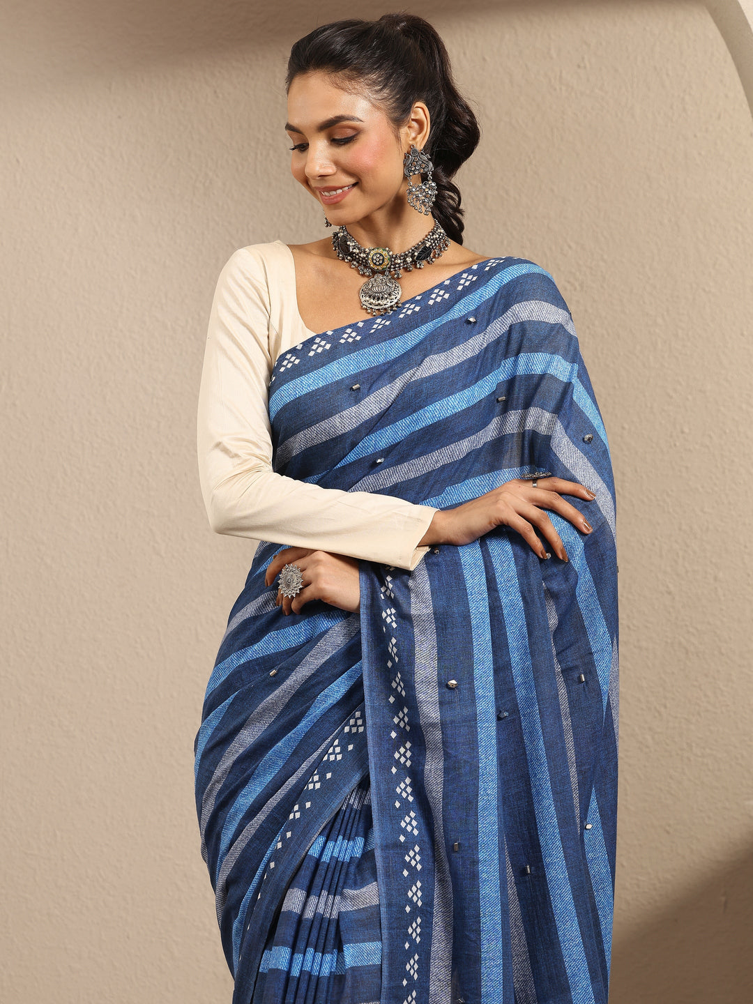 Blue Striped Printed Cotton Blend Saree With Unstitched Blouse Piece