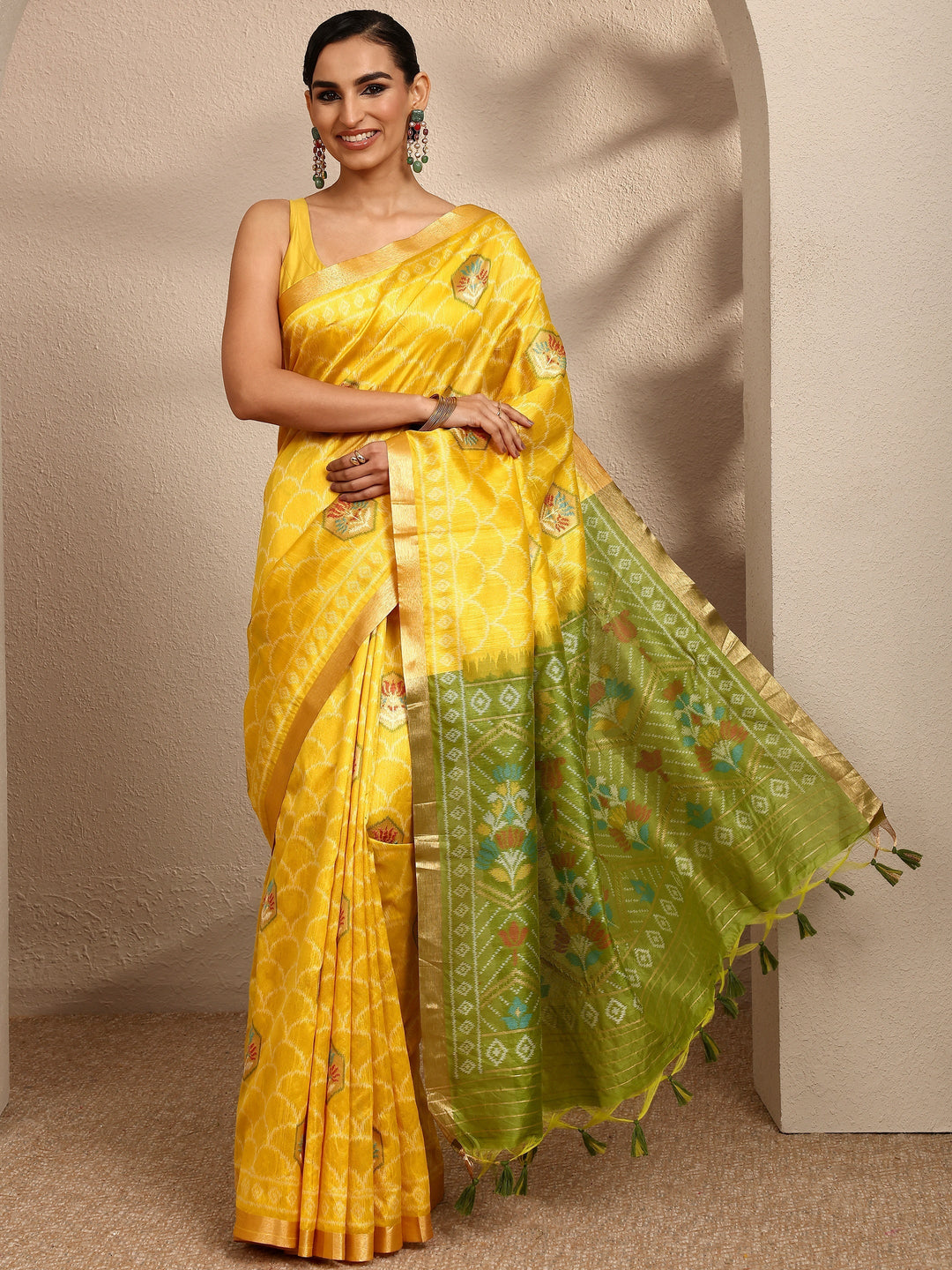 Yellow Woven Design Banarsi Silk Blend Saree With Unstitched Blouse Piece