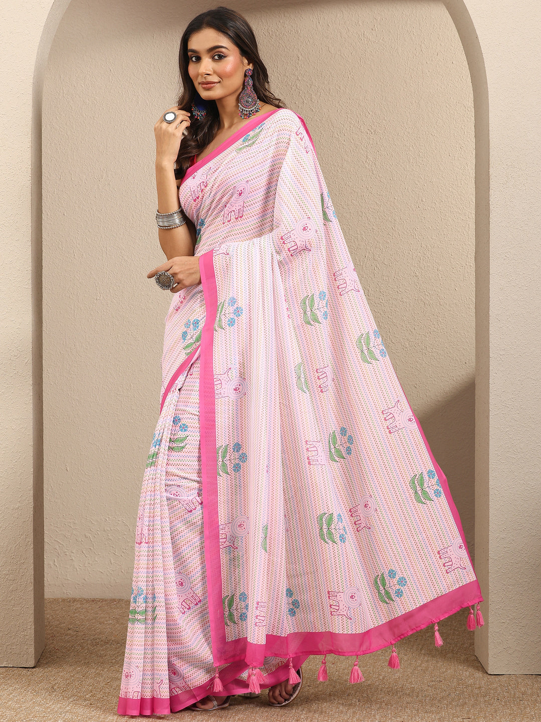 Pink Abstract Printed Cotton Blend Saree With Unstitched Blouse Piece