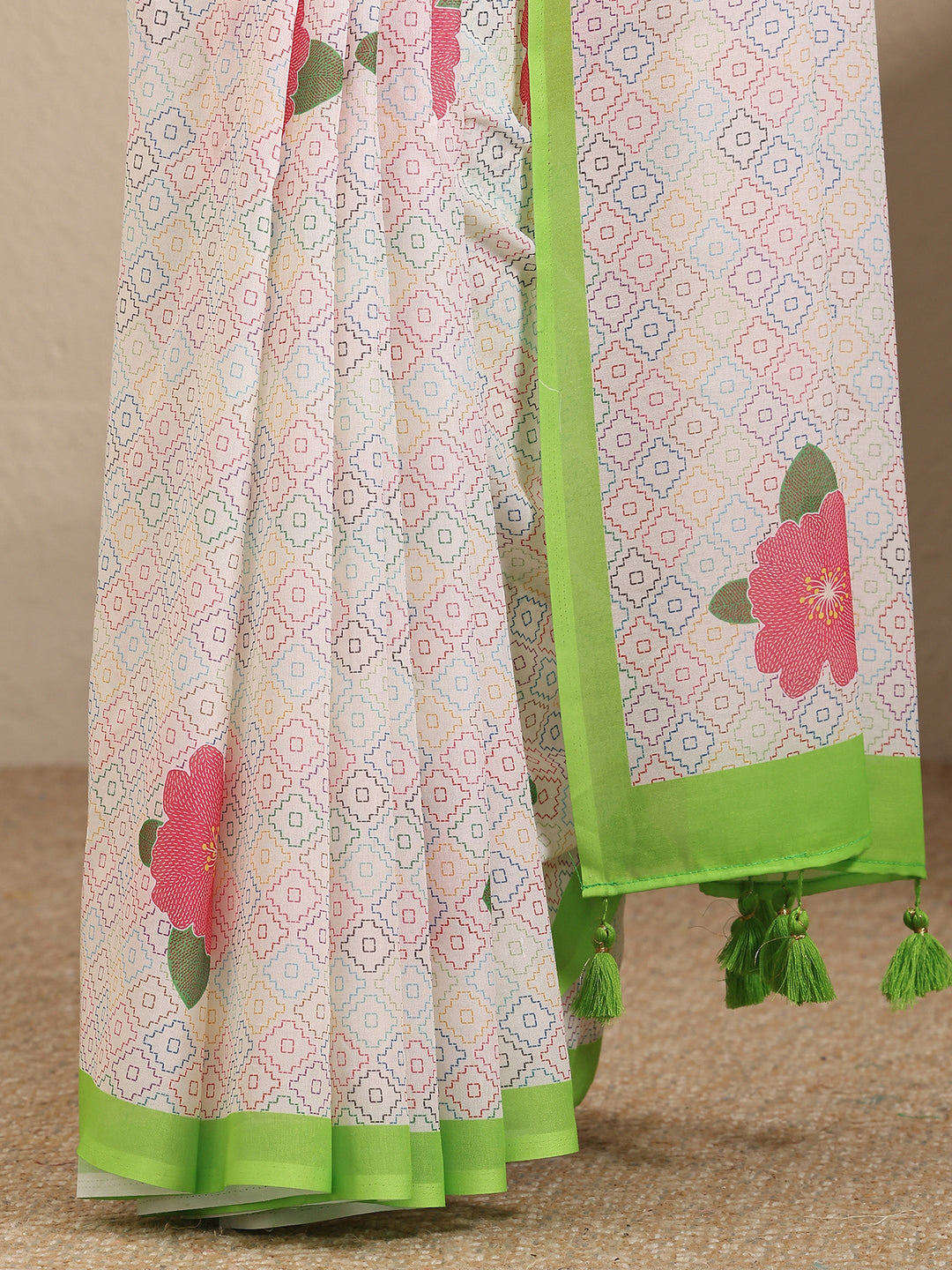 Multi Geometric Printed Cotton Blend Saree With Unstitched Blouse Piece