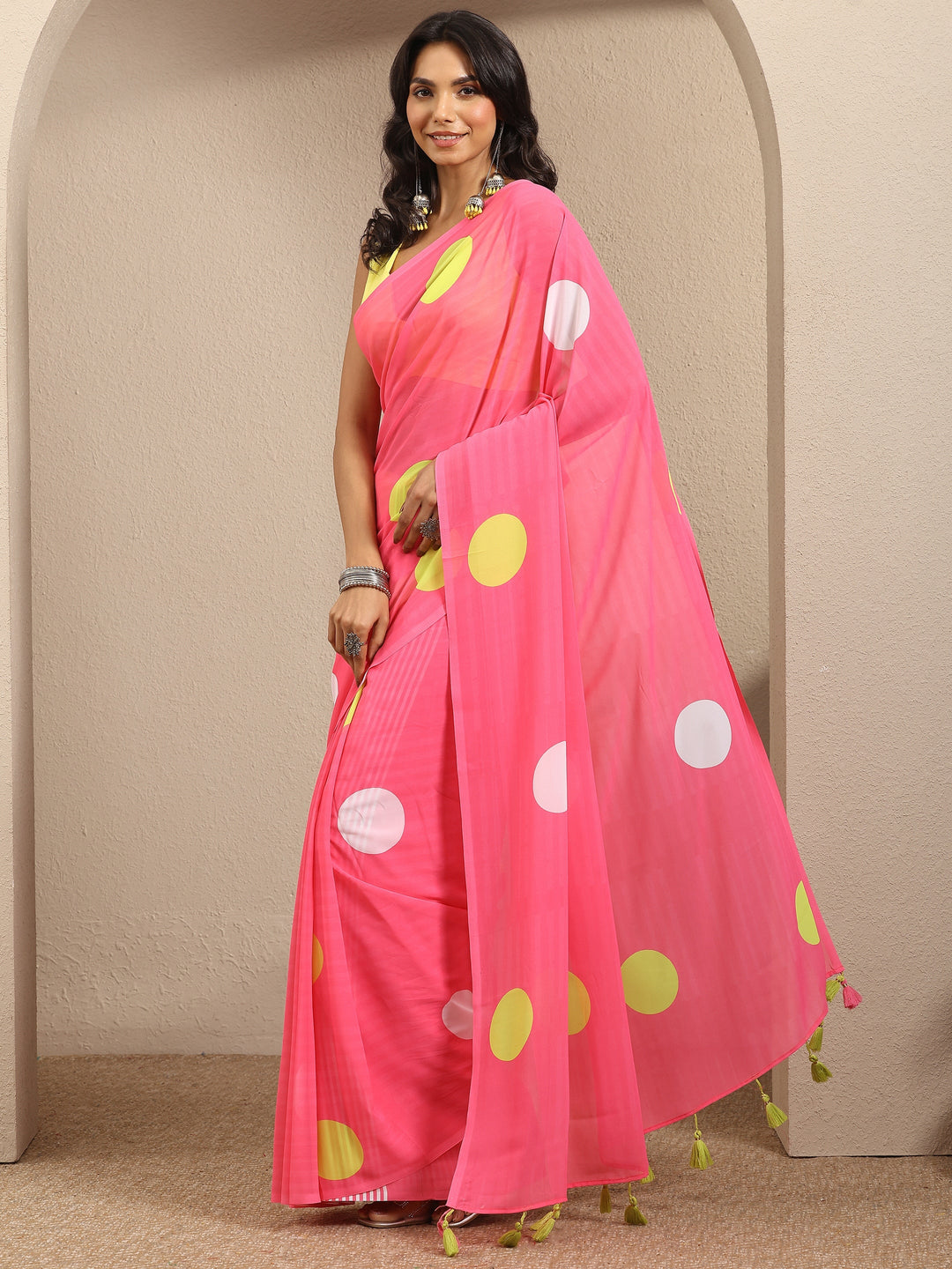 Pink Geometric Printed Georgette Saree With Unstitched Blouse Piece