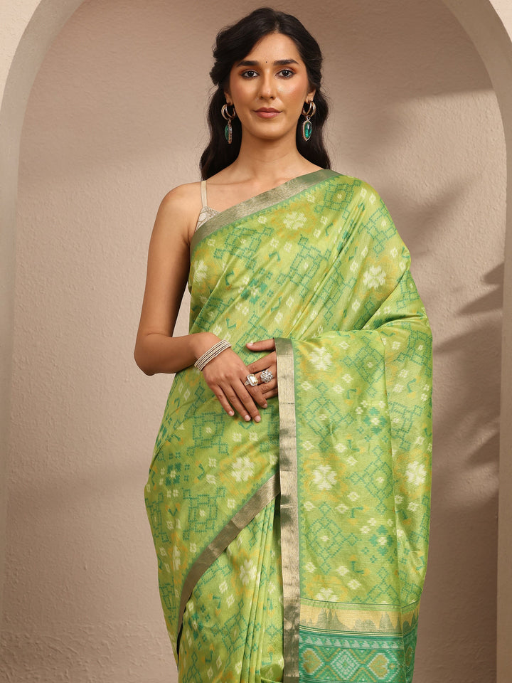 Green Woven Design Banarsi Silk Blend Saree With Unstitched Blouse Piece