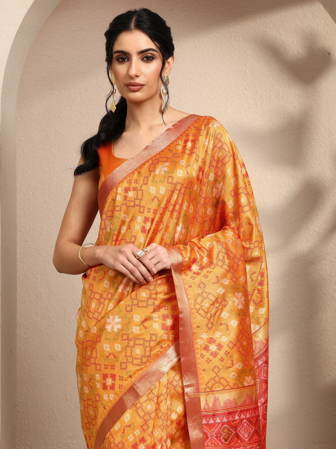 Mustard Woven Design Banarsi Silk Blend Saree With Unstitched Blouse Piece