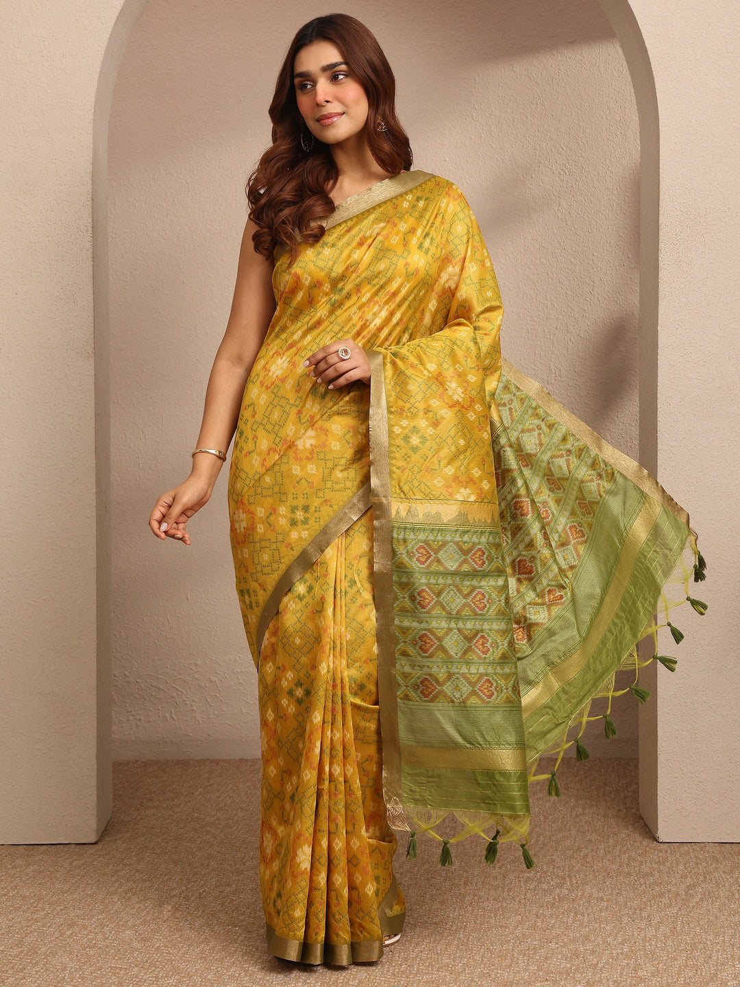 Yellow Woven Design Banarsi Silk Blend Saree With Unstitched Blouse Piece