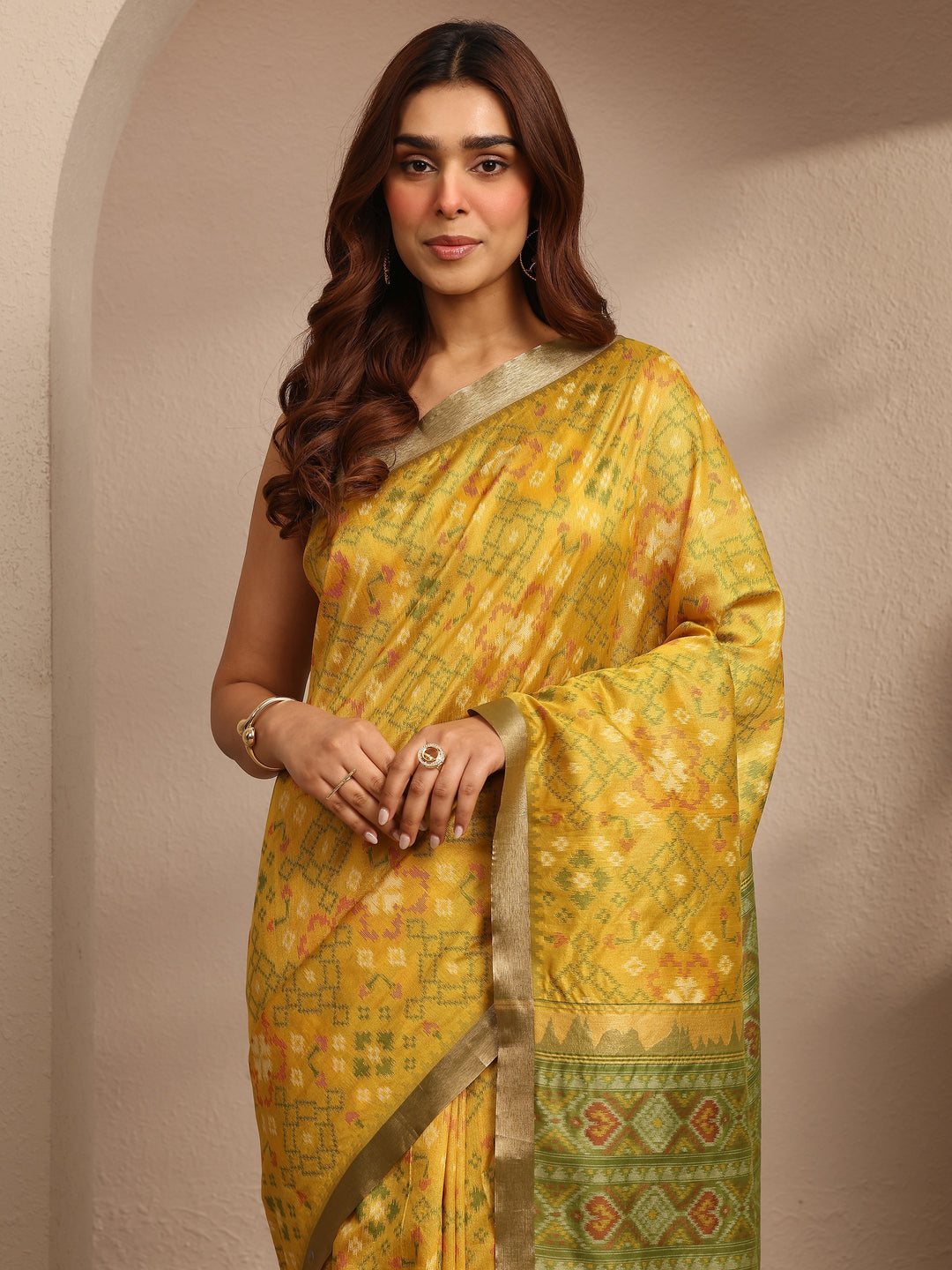 Yellow Woven Design Banarsi Silk Blend Saree With Unstitched Blouse Piece