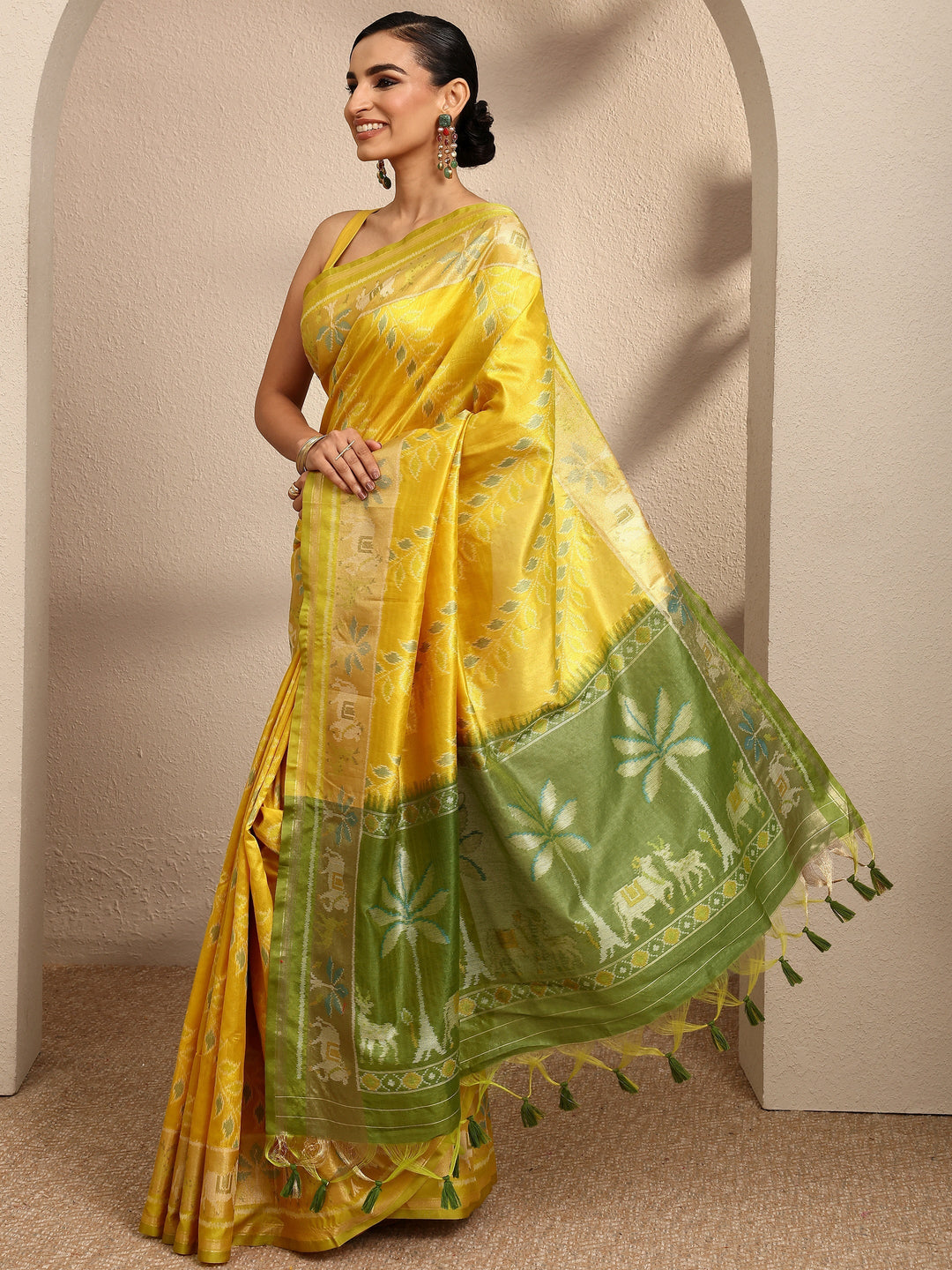 Mustard Woven Design Banarsi Silk Blend Saree With Unstitched Blouse Piece