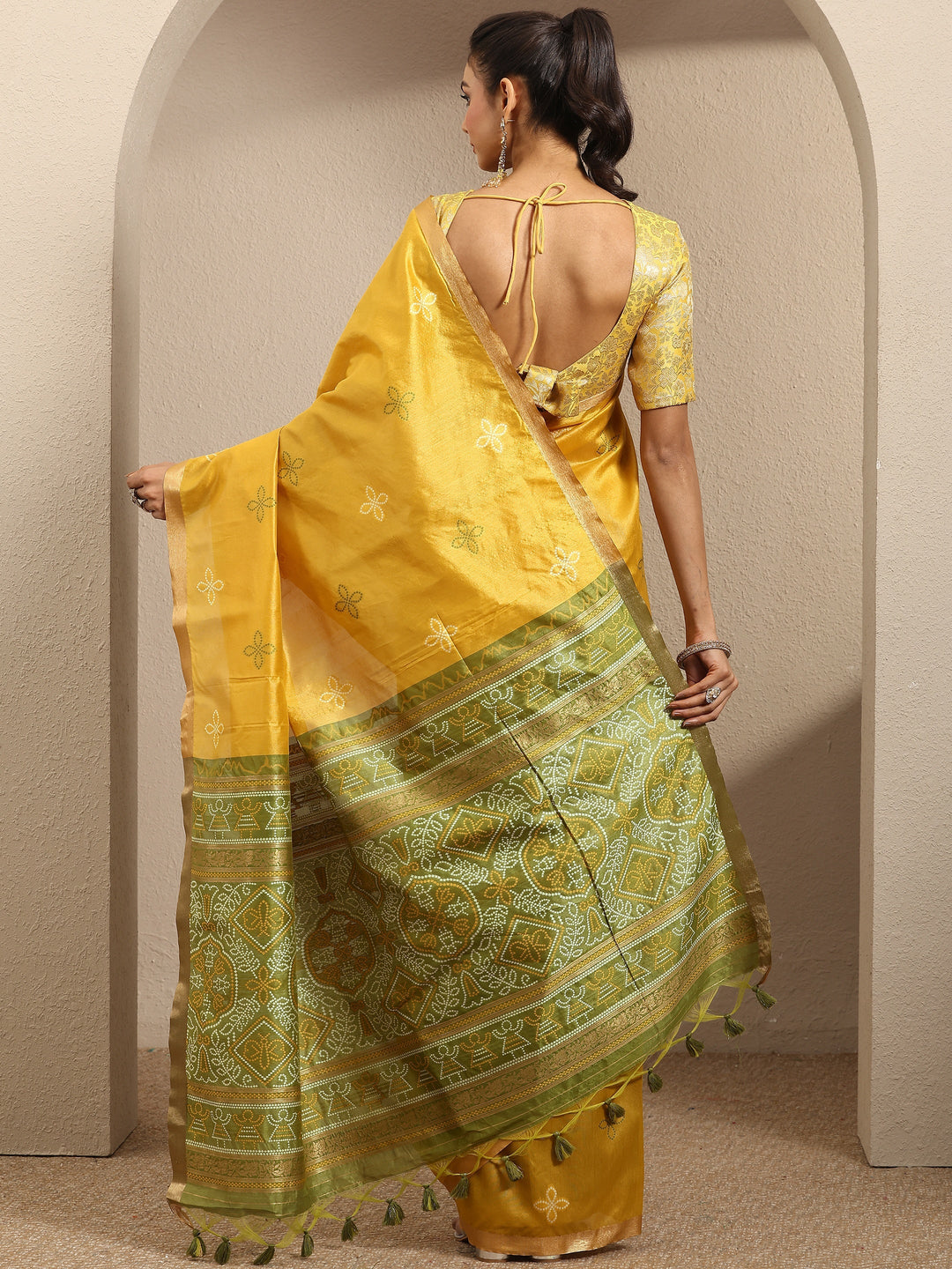 Mustard Woven Design Silk Blend Saree With Unstitched Blouse Piece