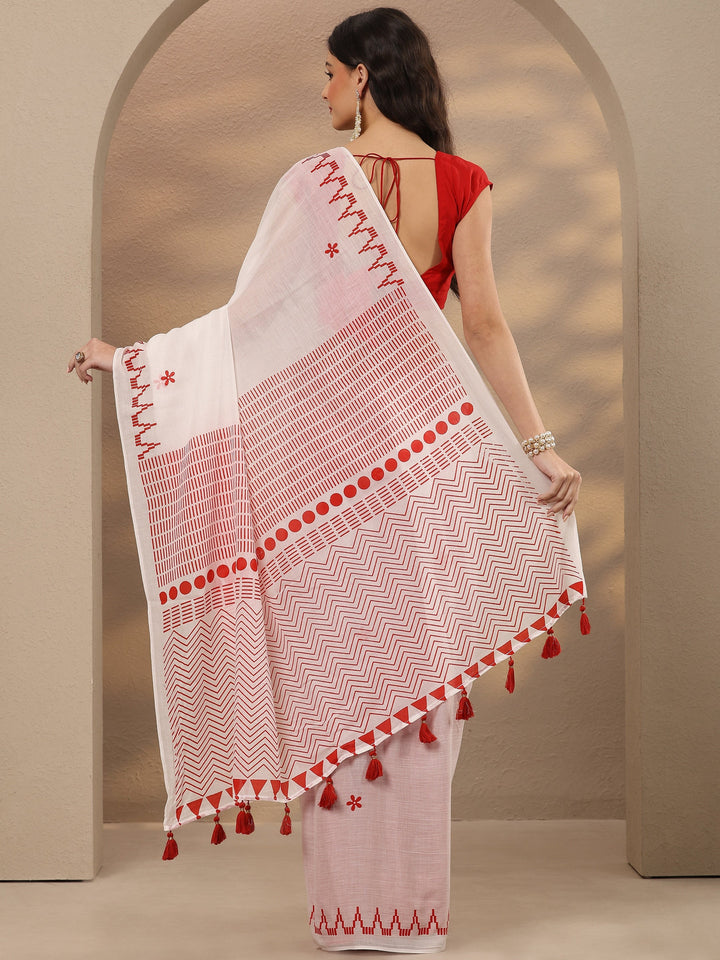 Off White Chevron Printed Cotton Blend Saree With Unstitched Blouse Piece