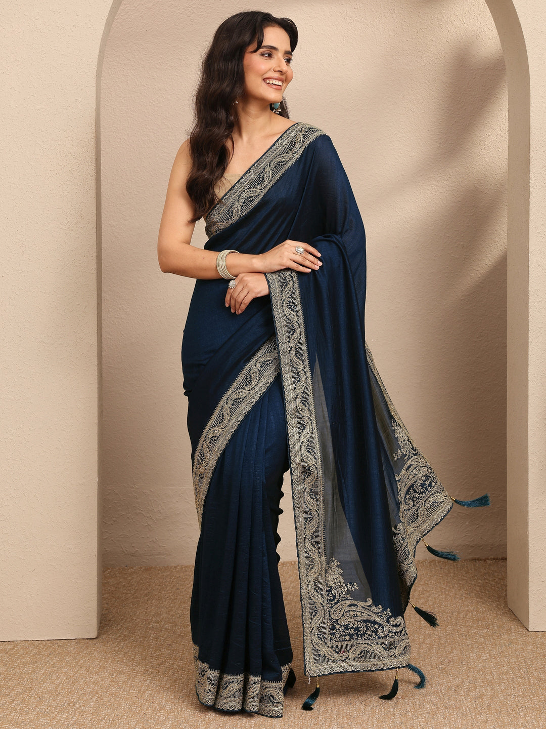 Blue Solid Georgette Saree With Unstitched Blouse Piece