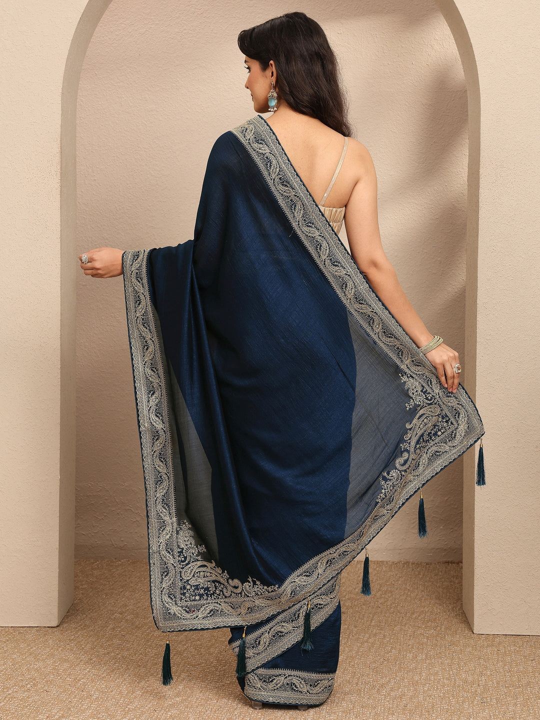 Blue Solid Georgette Saree With Unstitched Blouse Piece