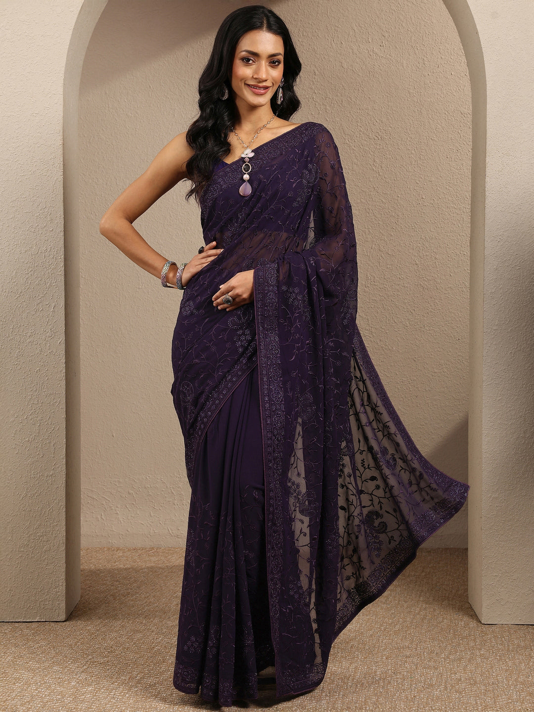 Purple Embroidered Silk Blend Saree With Unstitched Blouse Piece