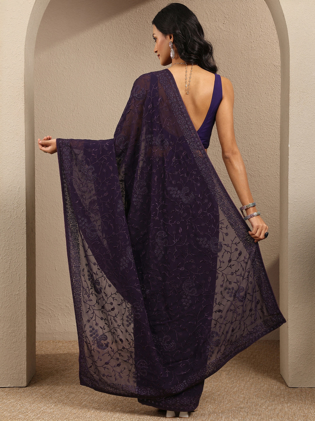 Purple Embroidered Silk Blend Saree With Unstitched Blouse Piece