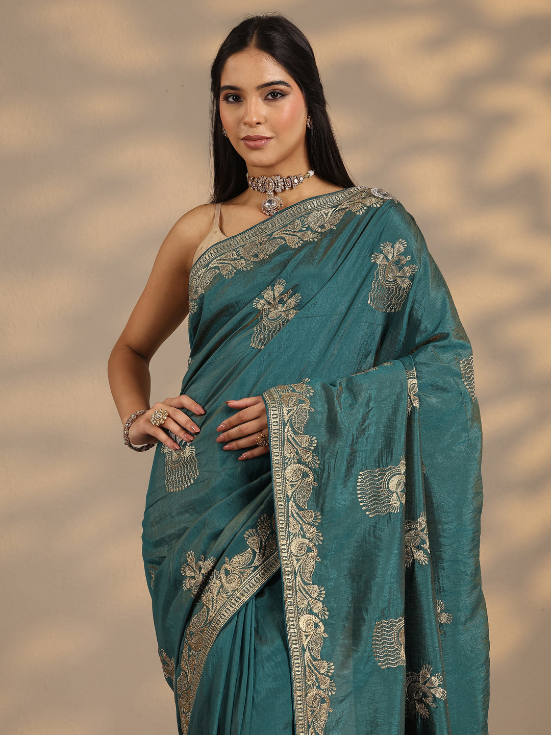 Green Embroidered Organza Saree With Unstitched Blouse Piece