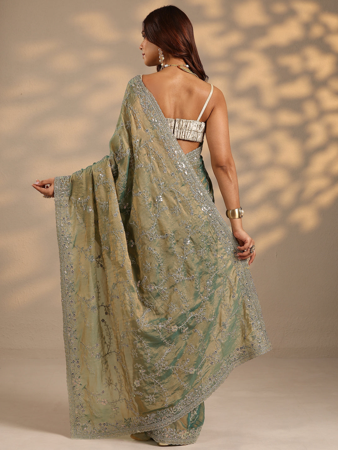 Green Embroidered Organza Saree With Unstitched Blouse Piece