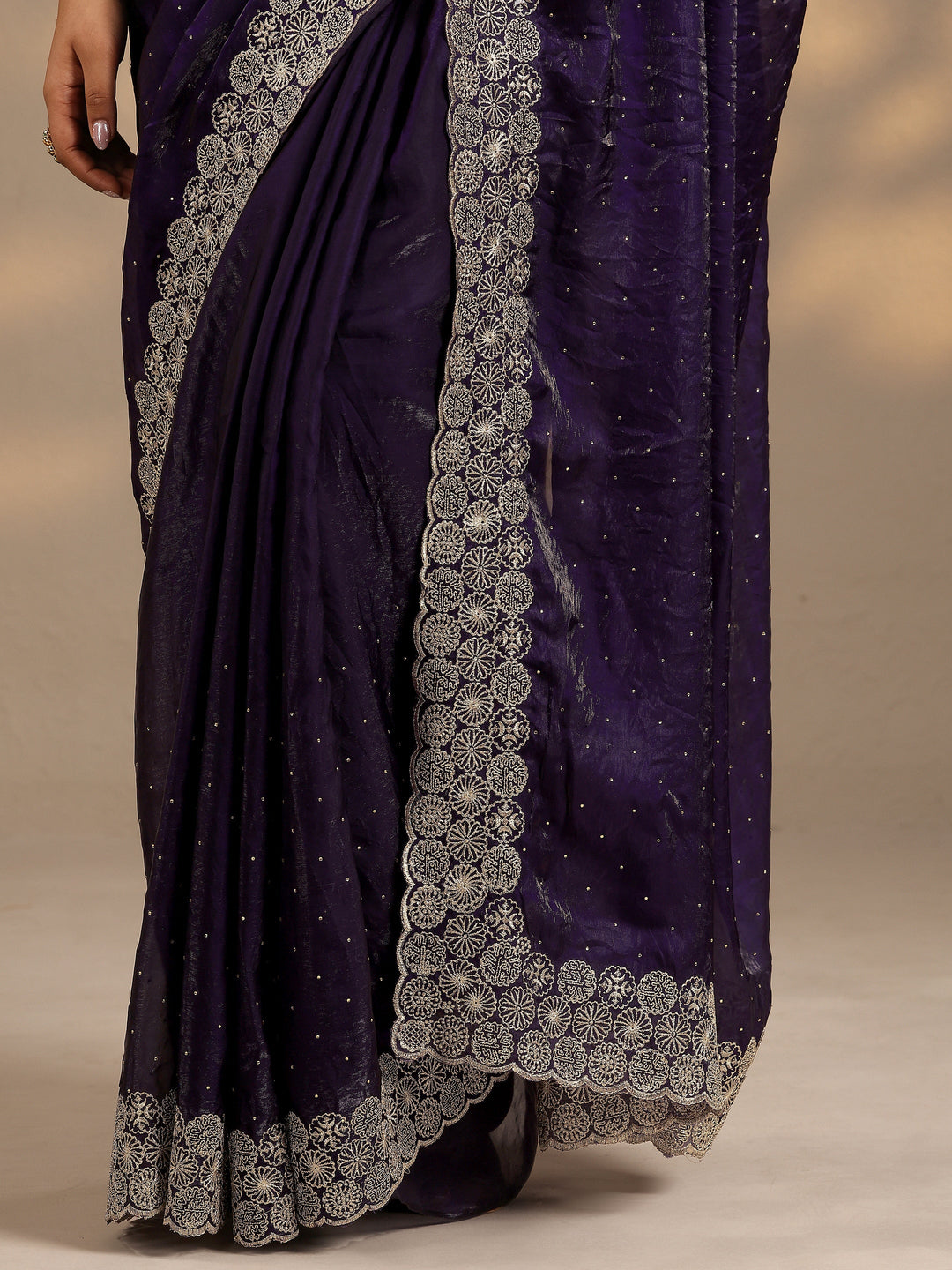 Purple Embellished Silk Blend Saree With Unstitched Blouse Piece