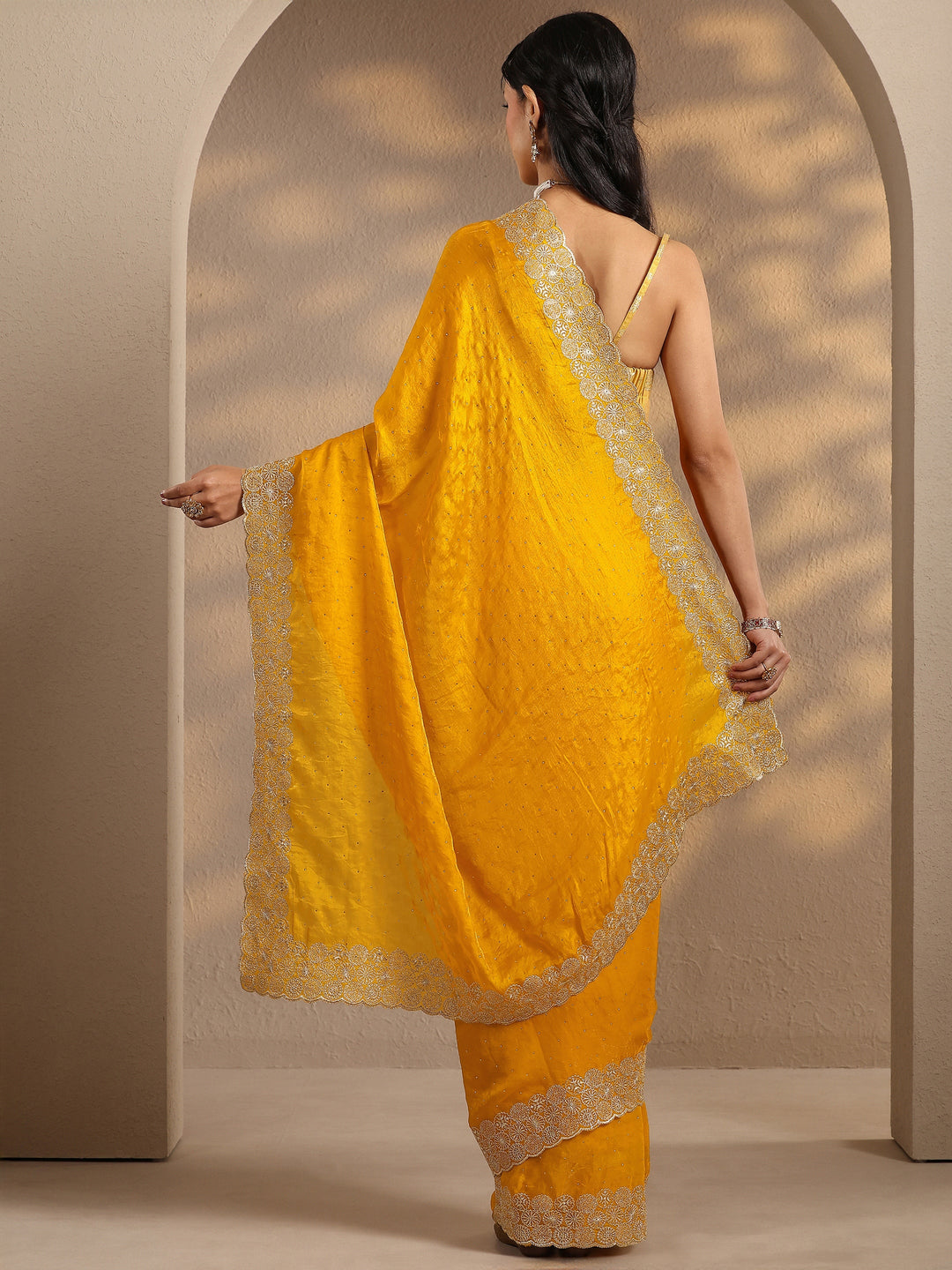 Yellow Embellished Silk Blend Saree With Unstitched Blouse Piece